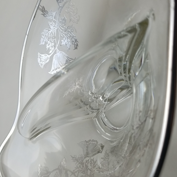 Viking Epic Flanders Silver Flower Divided Dish - Picture 13 of 16